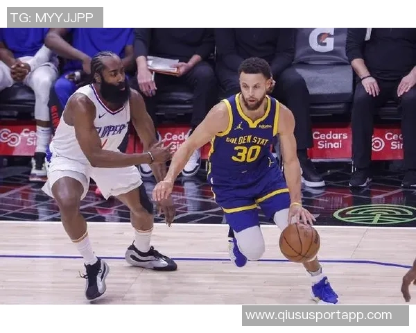 哈登创纪录109次完成四分打成为历史上3加1最多球员库里紧随其后