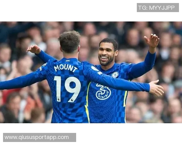 奇克重返英格兰国家队七年后获赠纪念帽子表达喜悦之情